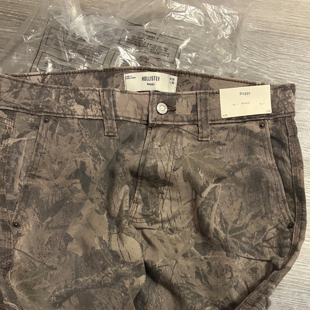 NWT Hollister Camouflage Patterned Pants